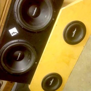 I’m selling subwoofers 8 n 15 trynna sell them cuz I need the money they work